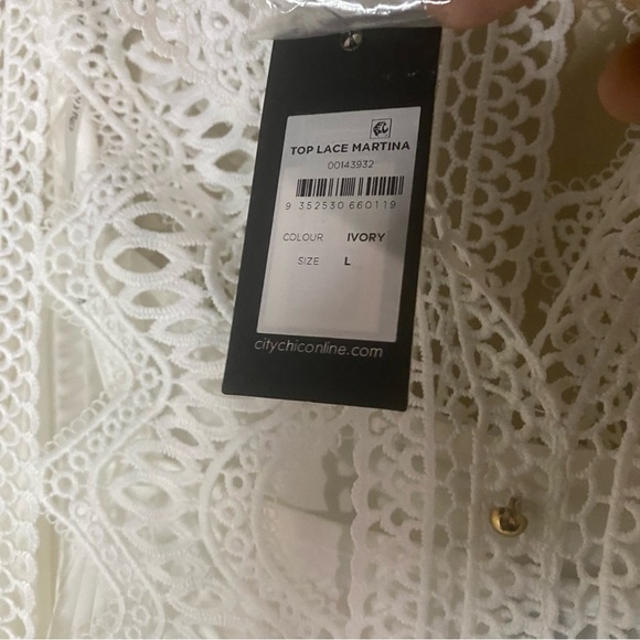 City Chic Martina Lace Blouse in White - Picture 8 of 8